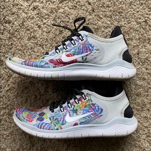 Nike women’s floral Free RN running shoes